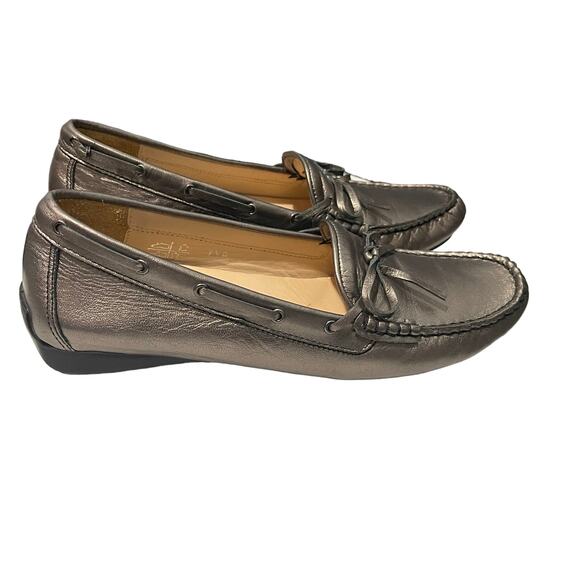 VANELI Matte Gold Driving Mocs Loafers Genuine Leather Styled in Italy Size 7.5 - Picture 1 of 13